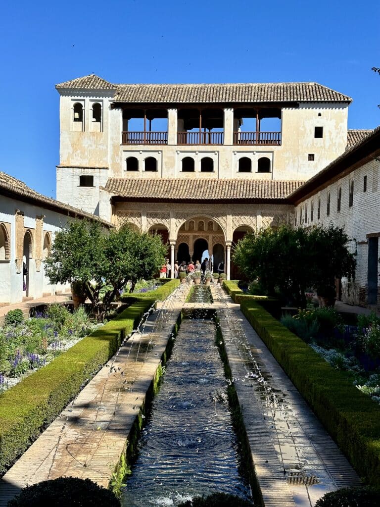 The Patio of the Irrigation Ditch, Patio de la Acequia
