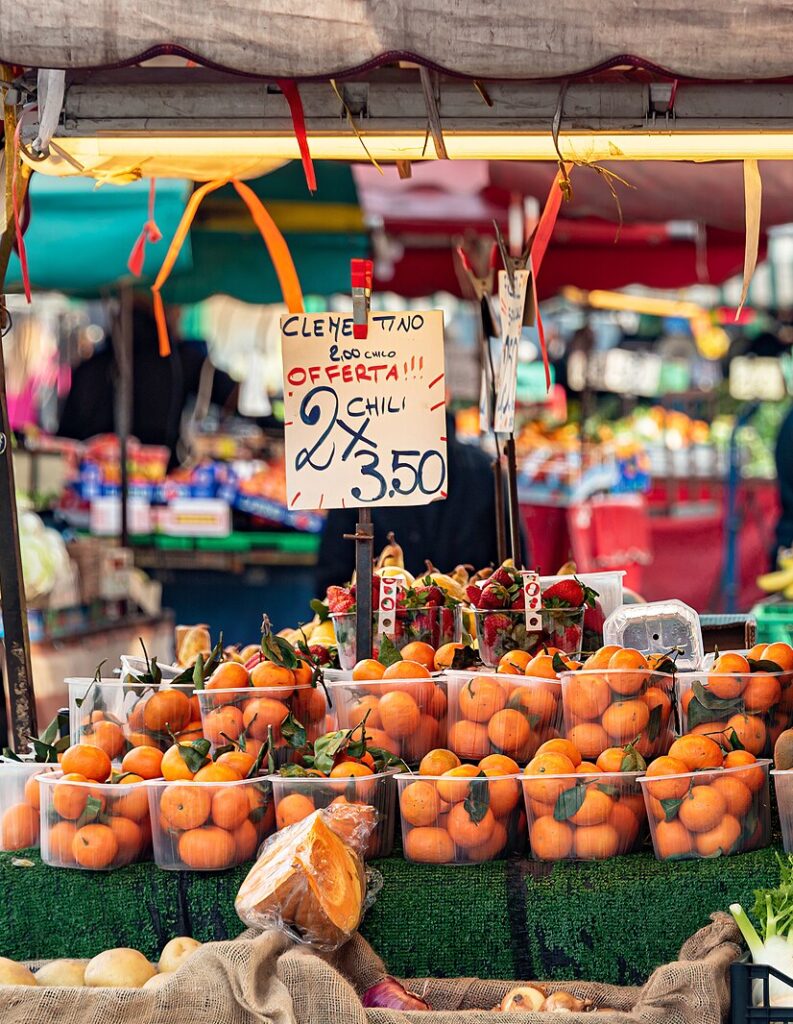 Mercato della Frutta di Porta Palazzo image credit: Jorge Franganillo on Wikimedia Commons