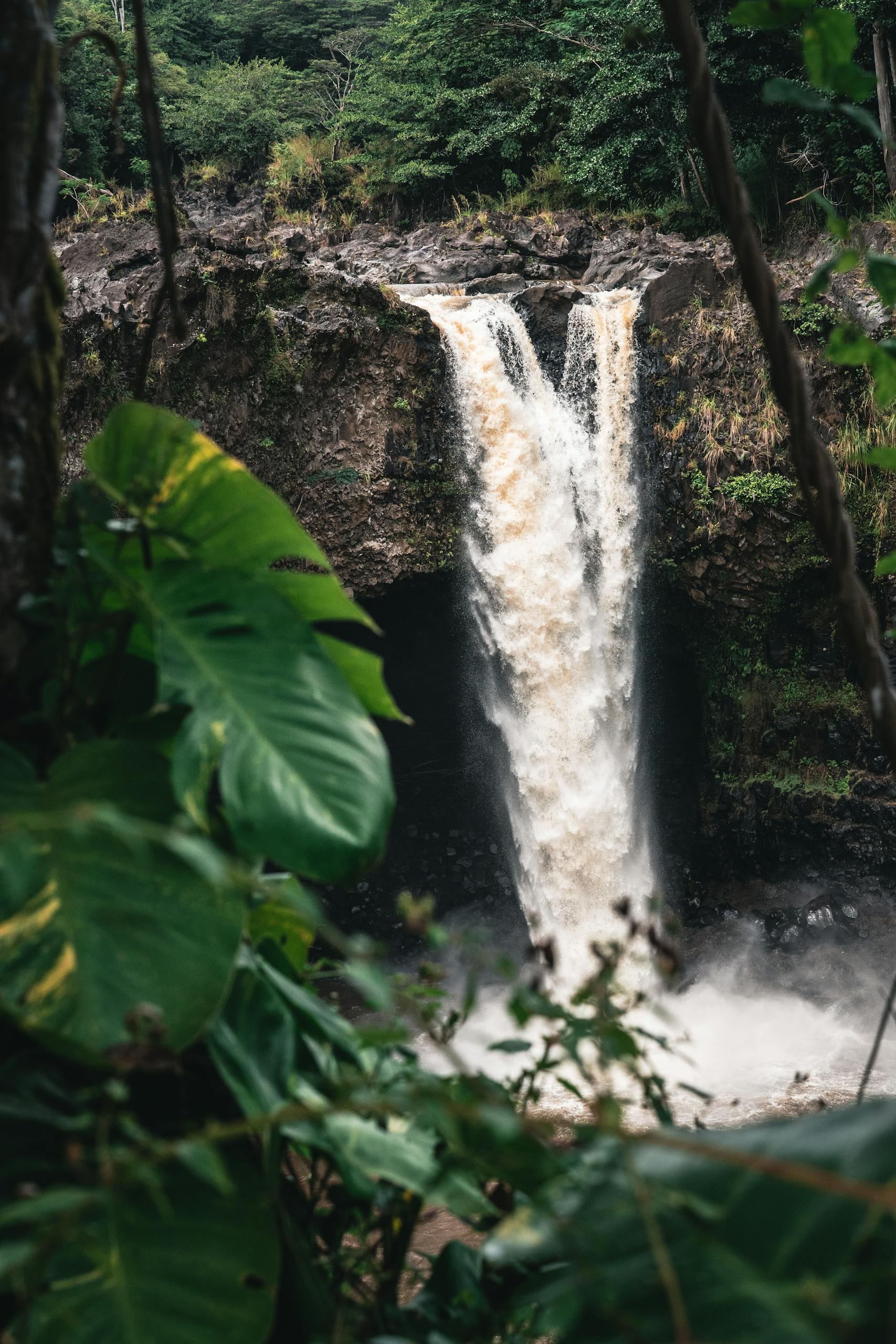 vertical-shot-of-rainbow-falls