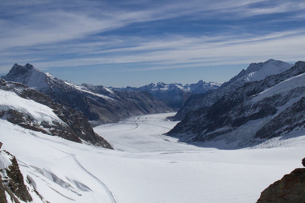Stunning view of snowy peaks and glaciers in Lauterbrunnen, Switzerland.