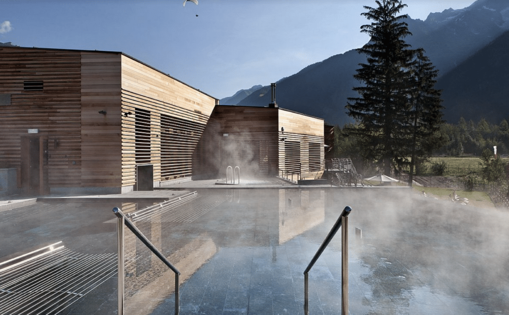 qc terme in chamonix spa outdoor pool