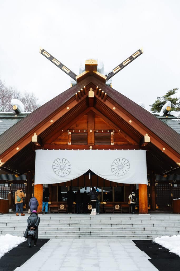 How to visit Hokkaido Jingu Shrine in Sapporo's Maruyama Park